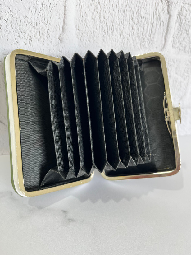 جاکارتی ورنی طرح شیر